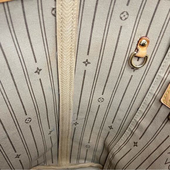 Louis Vuitton Neverfull MM Monogram - Picture 14 of 16
